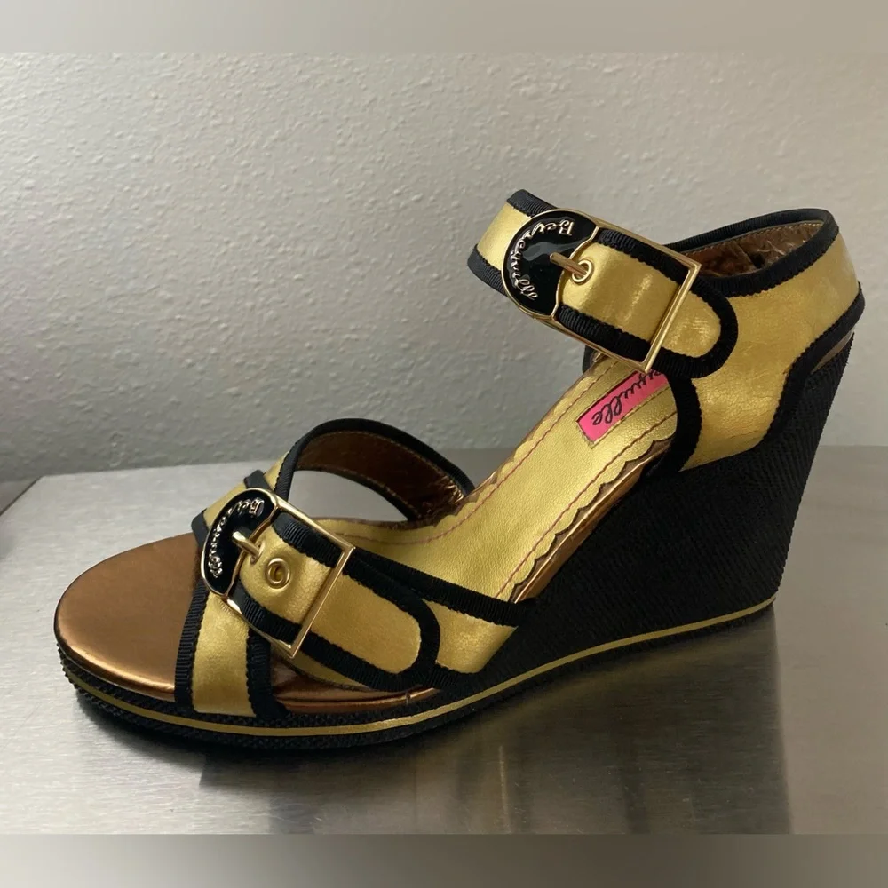 BETSEY JOHNSON… WOMENS Chic Gold and Black Wedge Sandals